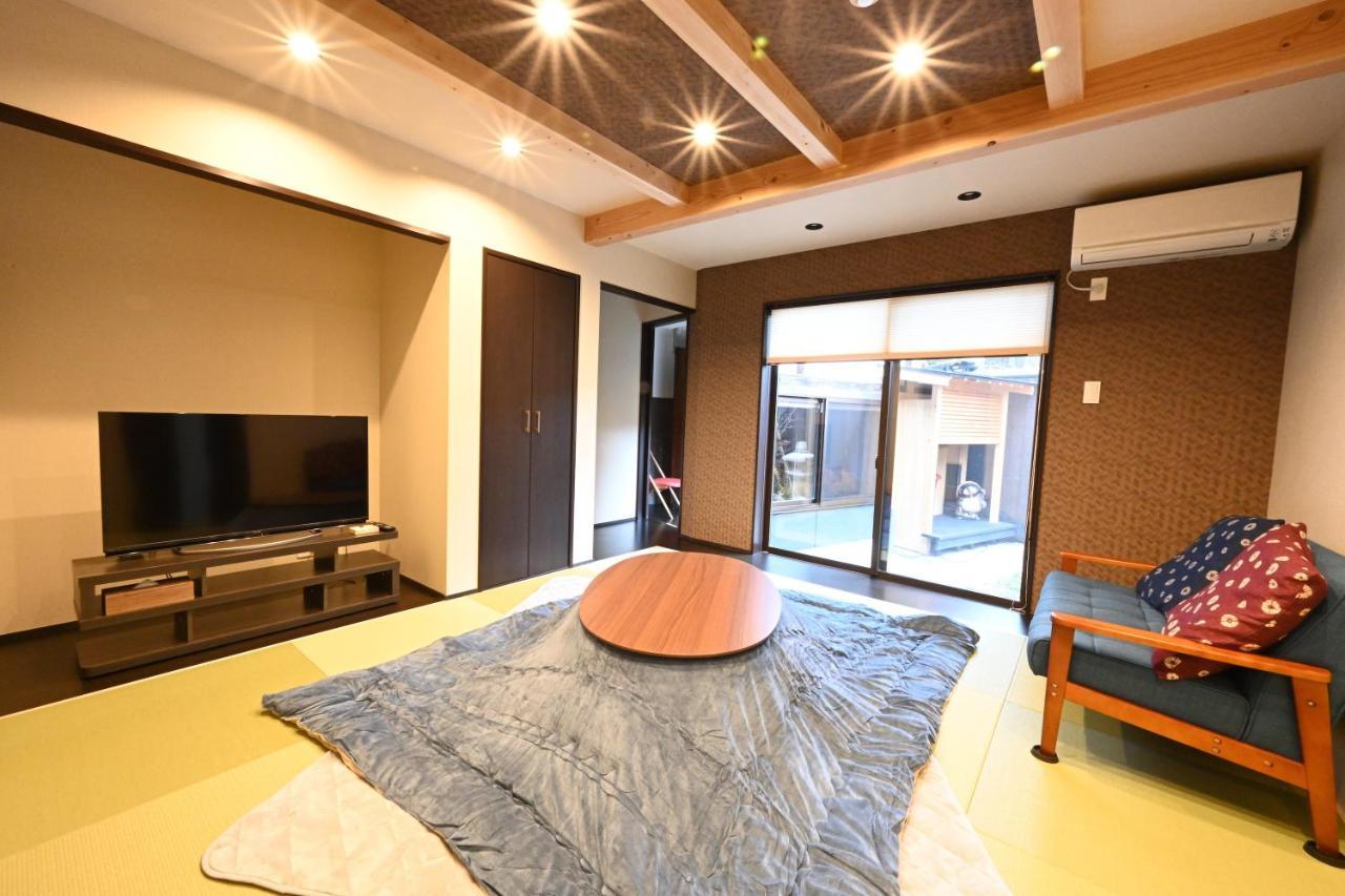 Manabi-Stay Takayama モダンな蔵ダイニングと半露天風呂付き古民家一棟貸切ホテル Exterior foto