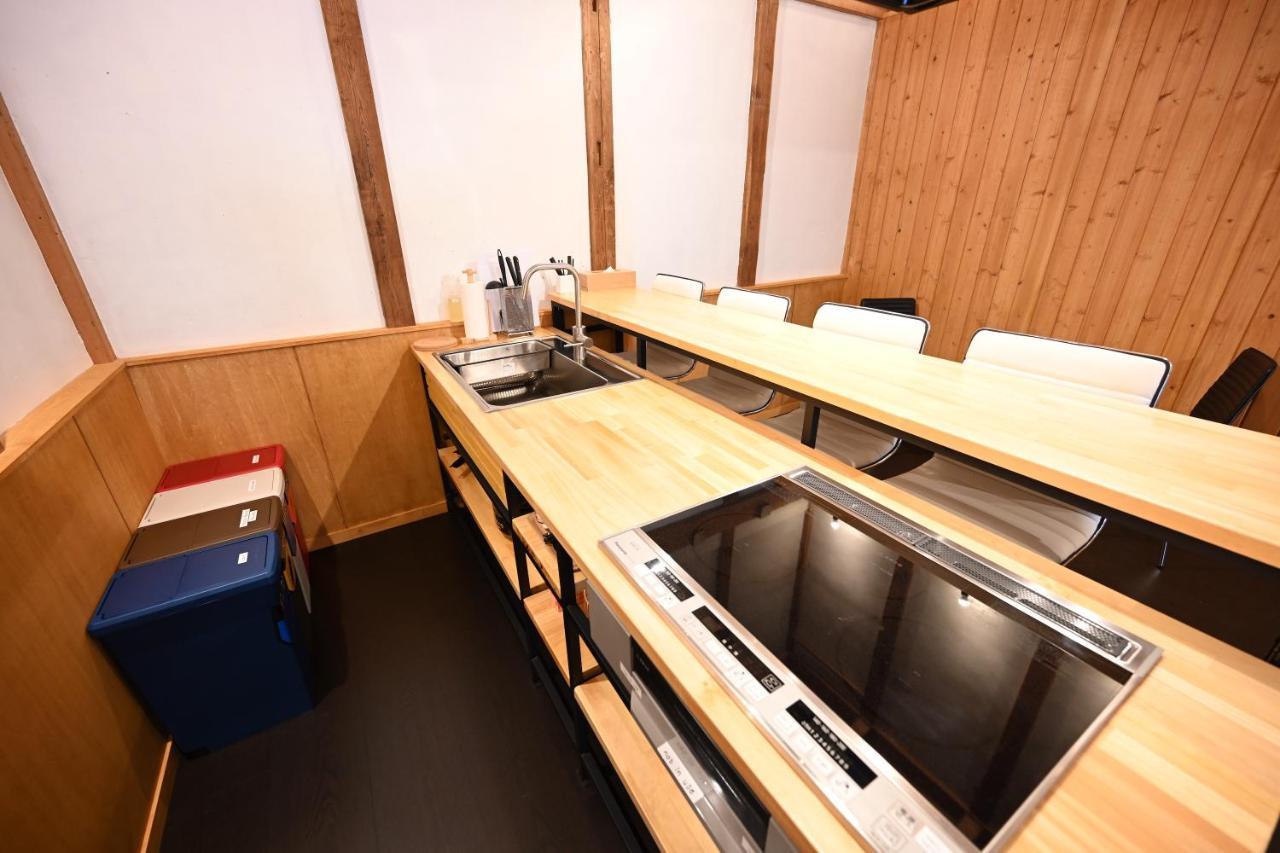 Manabi-Stay Takayama モダンな蔵ダイニングと半露天風呂付き古民家一棟貸切ホテル Exterior foto